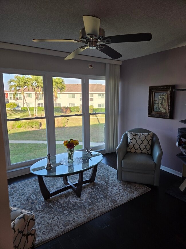 160 Palm Dr, Unit 4 in Naples, FL - Building Photo - Building Photo