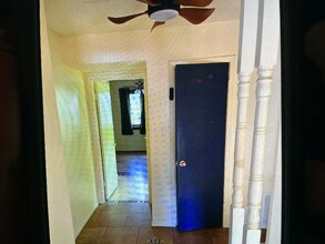 115 W Koenig Ln in Austin, TX - Foto de edificio - Building Photo