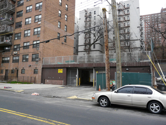 1520 Sedgwick Ave in Bronx, NY - Foto de edificio - Building Photo