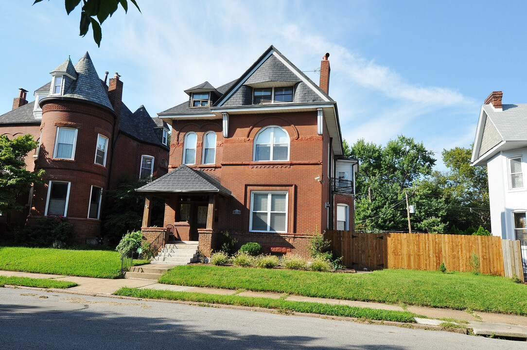 3103 Shenandoah Ave in St. Louis, MO - Foto de edificio