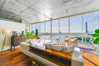 7934 West Dr in North Bay Village, FL - Building Photo - Building Photo