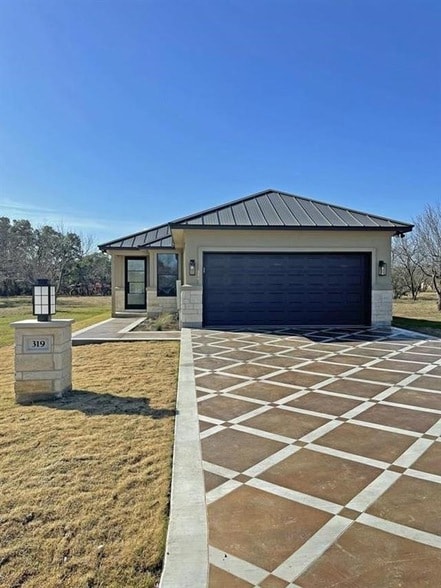 property at 319 Parallel Cir