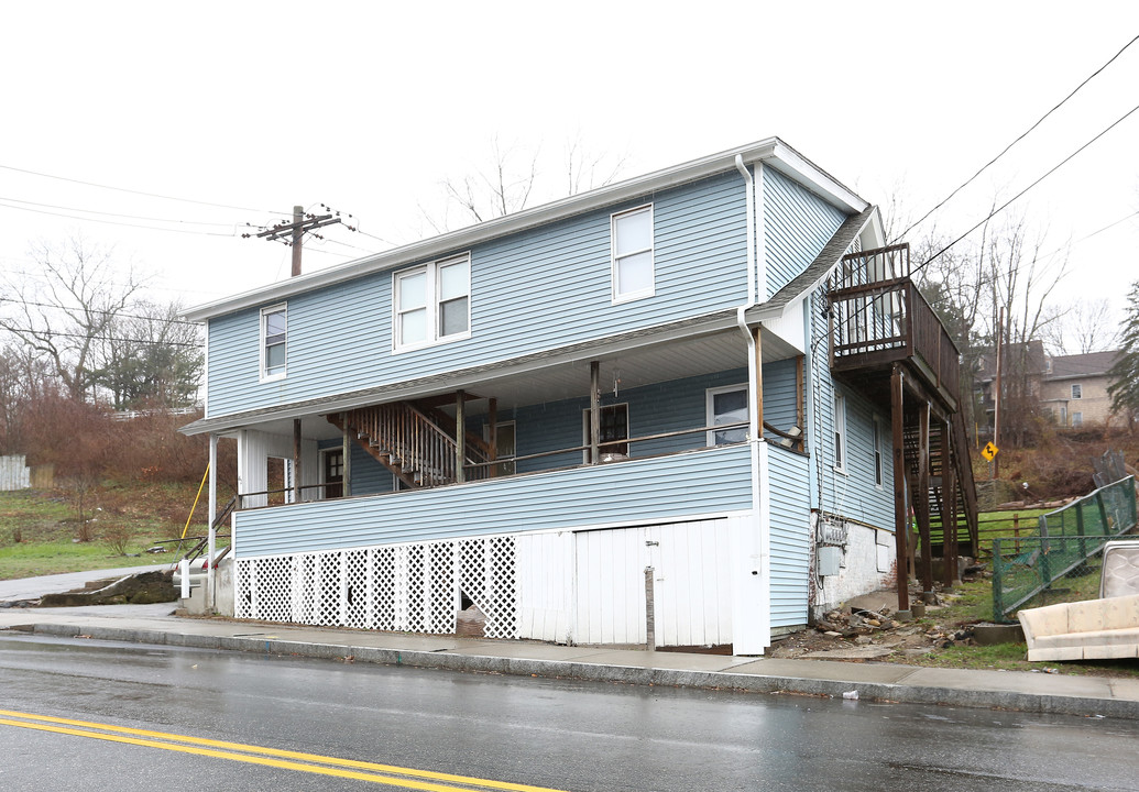 42 Merchants Ave in Taftville, CT - Building Photo