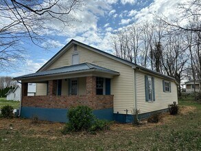 3067 Greensburg Rd in Buffalo, KY - Building Photo - Building Photo