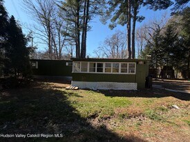 384 Glenerie Blvd in Saugerties, NY - Building Photo