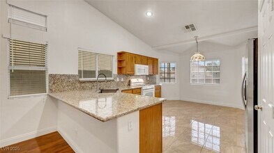 5419 Valley Wells Way in Las Vegas, NV - Building Photo - Building Photo