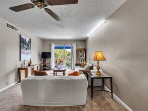 2601 Bellefontaine in Houston, TX - Foto de edificio - Building Photo