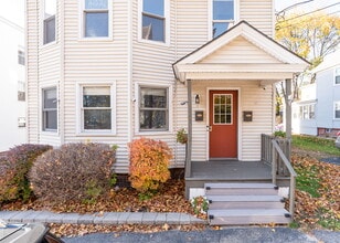 18 College St, Unit 1 in Lewiston, ME - Building Photo - Building Photo