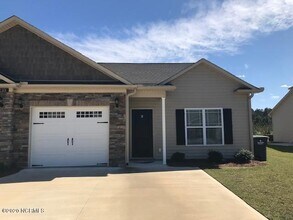 2301 Sweet Bay Drive. in Greenville, NC - Building Photo - Building Photo