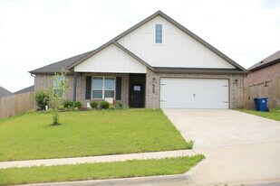 5901 SW Macasin Ave in Bentonville, AR - Building Photo