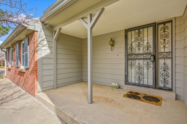 6170 E Briarwood Cir in Centennial, CO - Building Photo - Building Photo