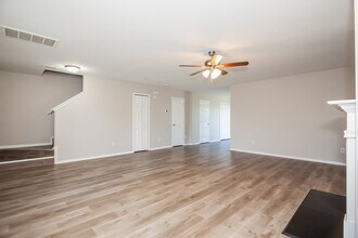 8126 Rosberg Ln in Charlotte, NC - Building Photo - Building Photo