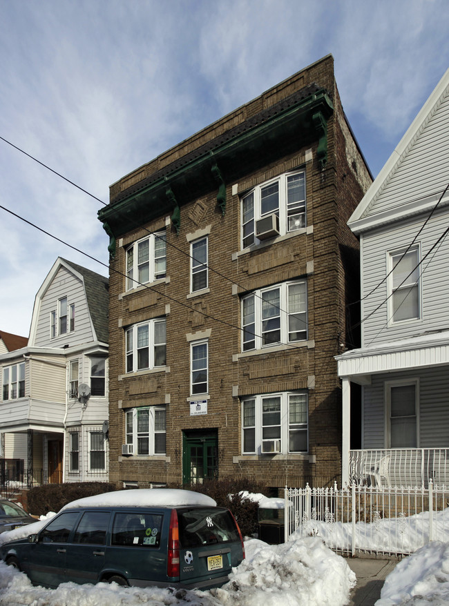 240 Jewett Ave in Jersey City, NJ - Building Photo - Building Photo