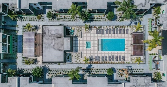 115 S Lois Ave, Unit 210 in Tampa, FL - Building Photo - Building Photo