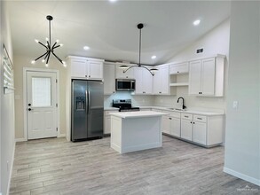 3401 N L St in McAllen, TX - Building Photo - Building Photo