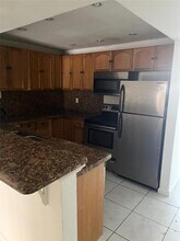 7344 NW 75th St, Unit 205 in Tamarac, FL - Foto de edificio - Building Photo