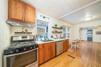 5501 Esther Beach Rd in Madison, WI - Building Photo - Building Photo