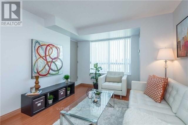 39 Oneida Crescent in Richmond Hill, ON - Building Photo - Building Photo