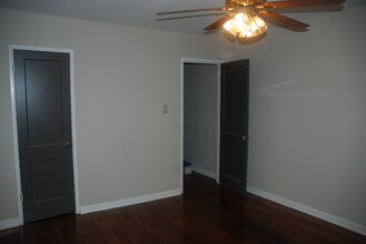 2038 Dellwood Pl in Decatur, GA - Foto de edificio - Building Photo