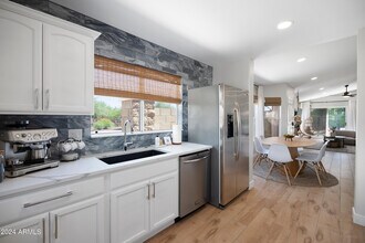 4393 E Hartford Ave in Phoenix, AZ - Building Photo - Building Photo
