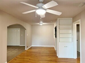 106 Monticello Dr in Waxahachie, TX - Building Photo - Building Photo