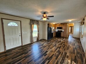 236 Maverick Ln in Utica, NY - Building Photo - Building Photo