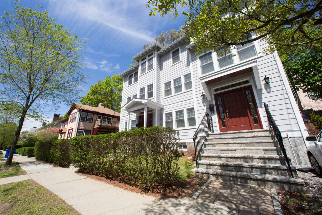 37 Beaconsfield Rd in Brookline, MA - Foto de edificio