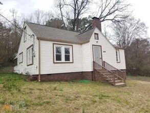 2429 Macon Dr SW in Atlanta, GA - Building Photo - Building Photo