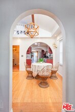 1147 Wilcox Pl in Los Angeles, CA - Building Photo - Building Photo