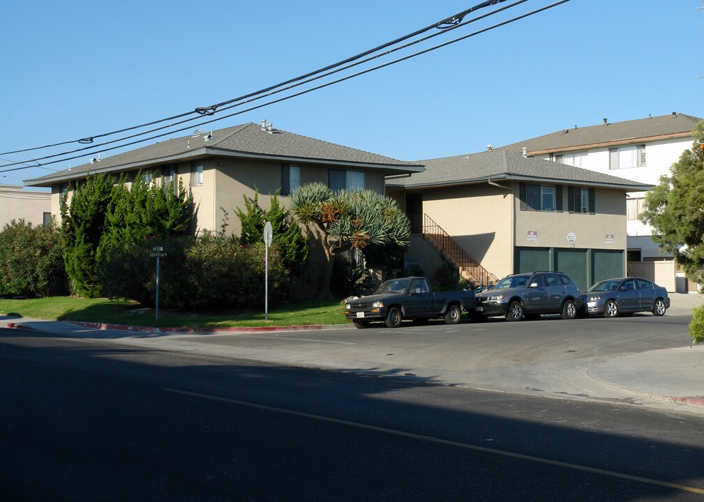 6594 Segovia Rd in Goleta, CA - Foto de edificio