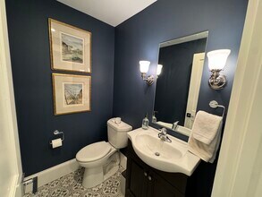 32 Atherton Rd, Unit 2 in Brookline, MA - Building Photo - Building Photo