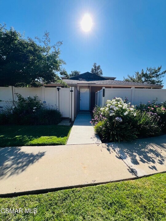 28510 Conejo View Dr in Agoura Hills, CA - Building Photo