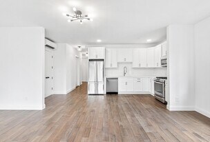 206-208 Main St in Beacon, NY - Building Photo