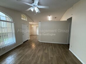 2362 Harbor Town Dr in Kissimmee, FL - Foto de edificio - Building Photo