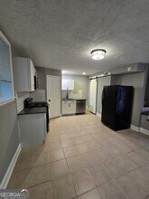 2963 Redwine Rd in East Point, GA - Building Photo - Building Photo