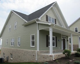 1125 Cranberry Ct in Moneta, VA - Building Photo - Building Photo