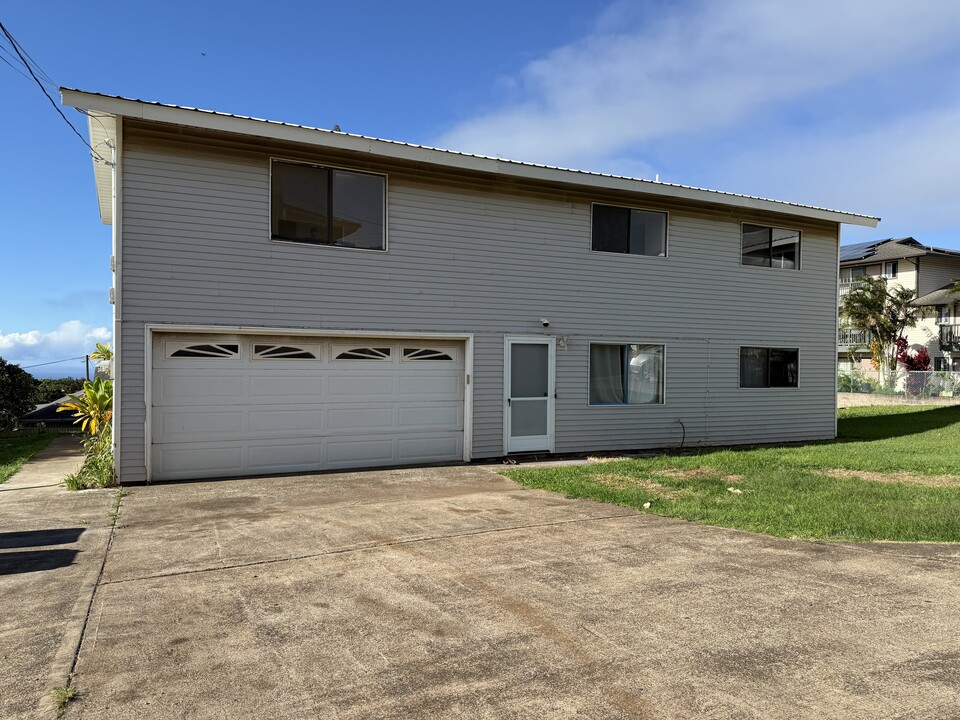 20 Maha Rd, Unit A upstairs in Makawao, HI - Building Photo