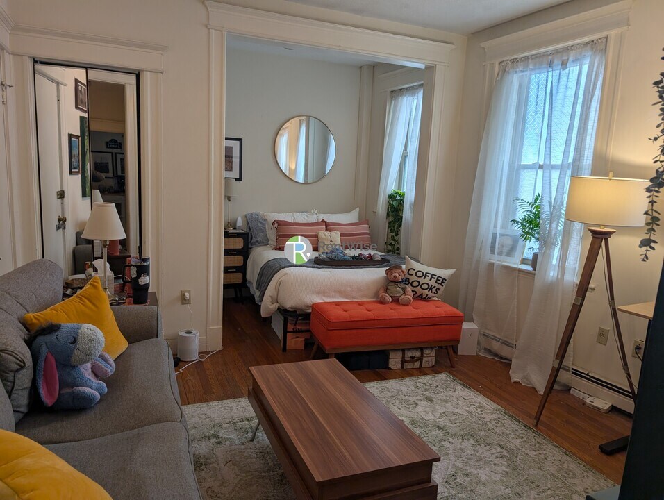 1665 Commonwealth Ave in Boston, MA - Building Photo