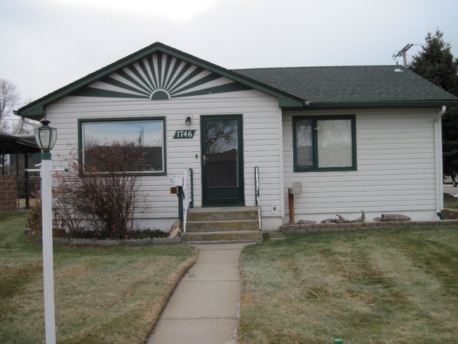 property at 1746 Alderson Ave