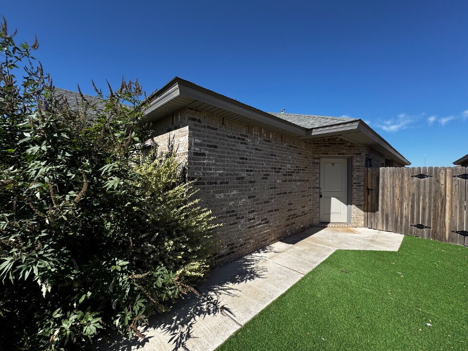 2620 135th St in Lubbock, TX - Building Photo