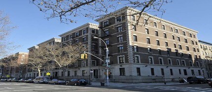 Central Park Plaza Condominium in New York, NY - Building Photo - Building Photo