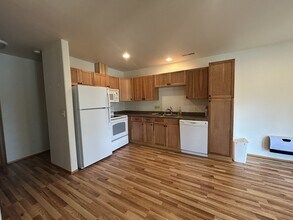 1901 E Trails End Dr in Belfair, WA - Building Photo - Building Photo
