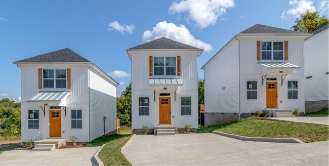 827 Charlotte St in Clarksville, TN - Building Photo - Building Photo