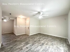 6850 Delta Lake Dr in Charlotte, NC - Building Photo - Building Photo