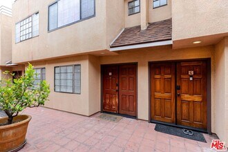 5820 Yolanda Ave in Los Angeles, CA - Building Photo - Building Photo