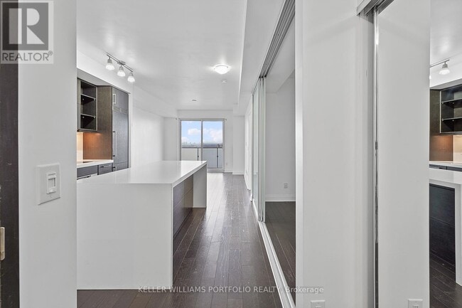 65 St Mary St in Toronto, ON - Building Photo - Building Photo