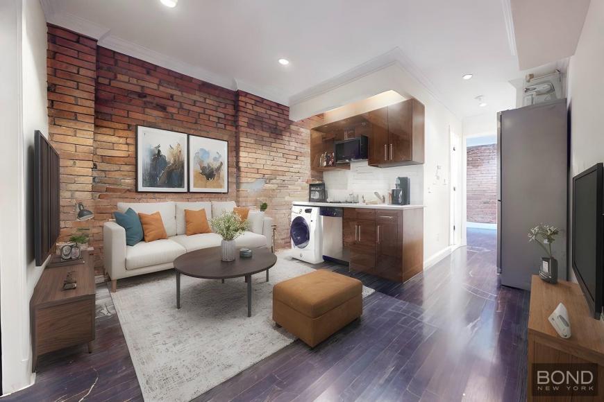610 E 9th St in New York, NY - Building Photo