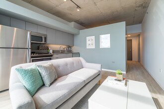 2733 W Belden Ave in Chicago, IL - Building Photo - Building Photo