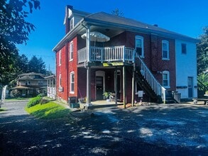 719 S Market St, Unit 101 in Elizabethtown, PA - Building Photo - Building Photo