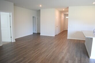 832 Delta Ct in Wilmington, NC - Building Photo - Building Photo